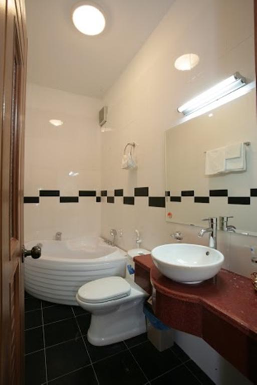 Nhat Hoang Hostel *
